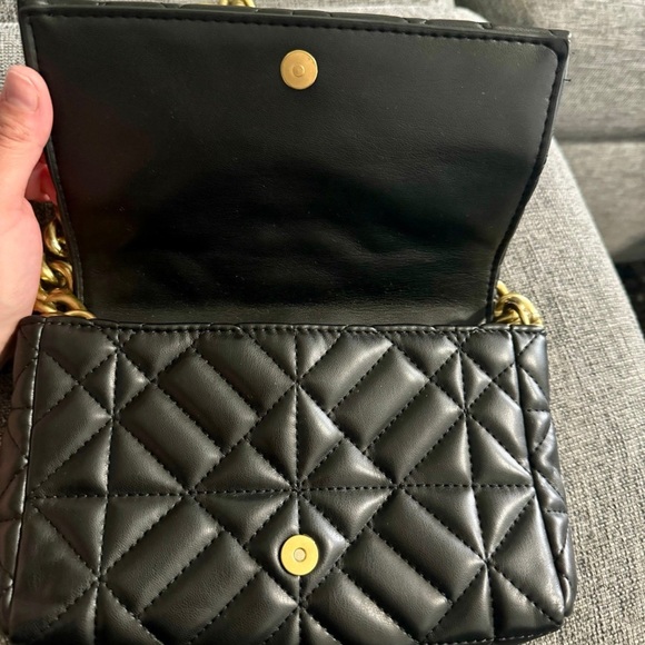 Zara medium size black women shoulder bag with gold chain - Picture 3 of 5